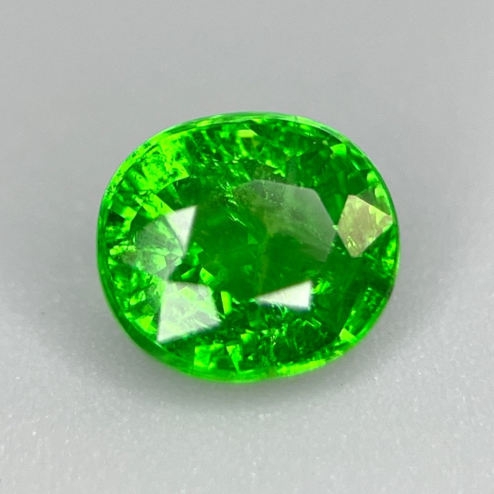 绿色 沙弗莱石  - 1.66 ct - 国际有色宝石协会（ICA GemLab） #4.3