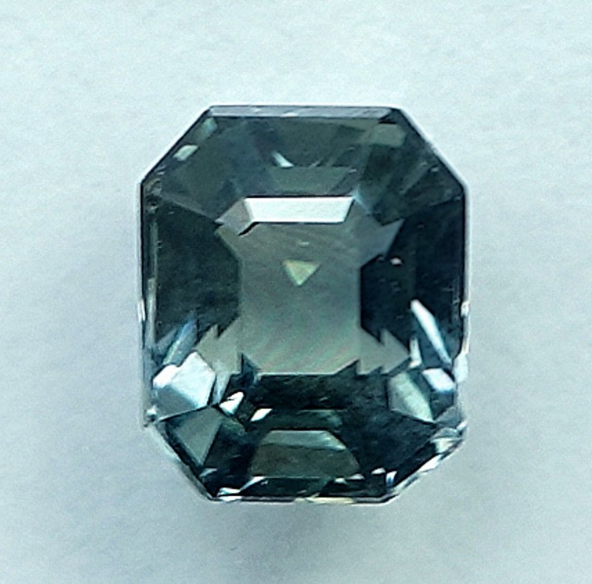 1 pcs  绿色 蓝宝石  - 0.86 ct - 国际宝石研究院（IGI） #1.0