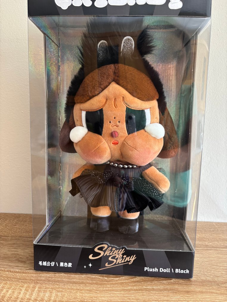 Pop Mart  - Docka Shiny Shiny Plush Doll I Black #1.0