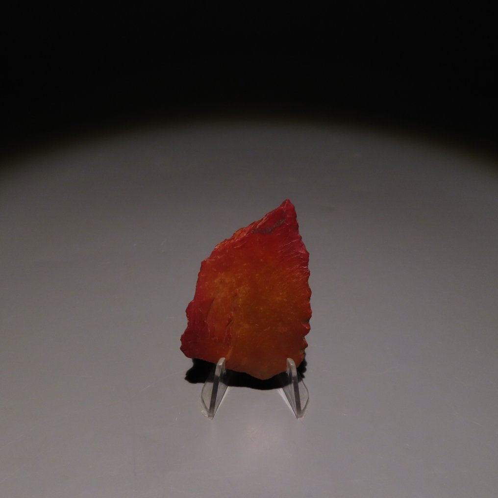 舊石器時代 燧石 来自法国Fontmaure的斧头或石器工具。约公元前30万至4万年前。高4.5厘米。  (沒有保留價) #2.1