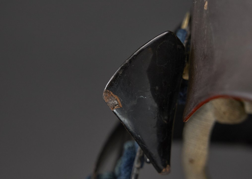 Kabuto - 日本 - 武士盔甲头盔——桃成兜，配半脸面罩韩宝，带喉部护具 江戶時代（1600-1868） #4.3
