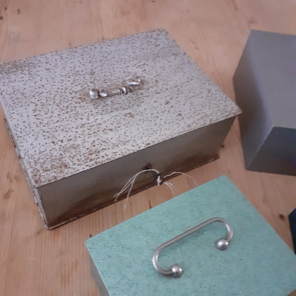 Strongbox (3) - Σίδερο #1.0