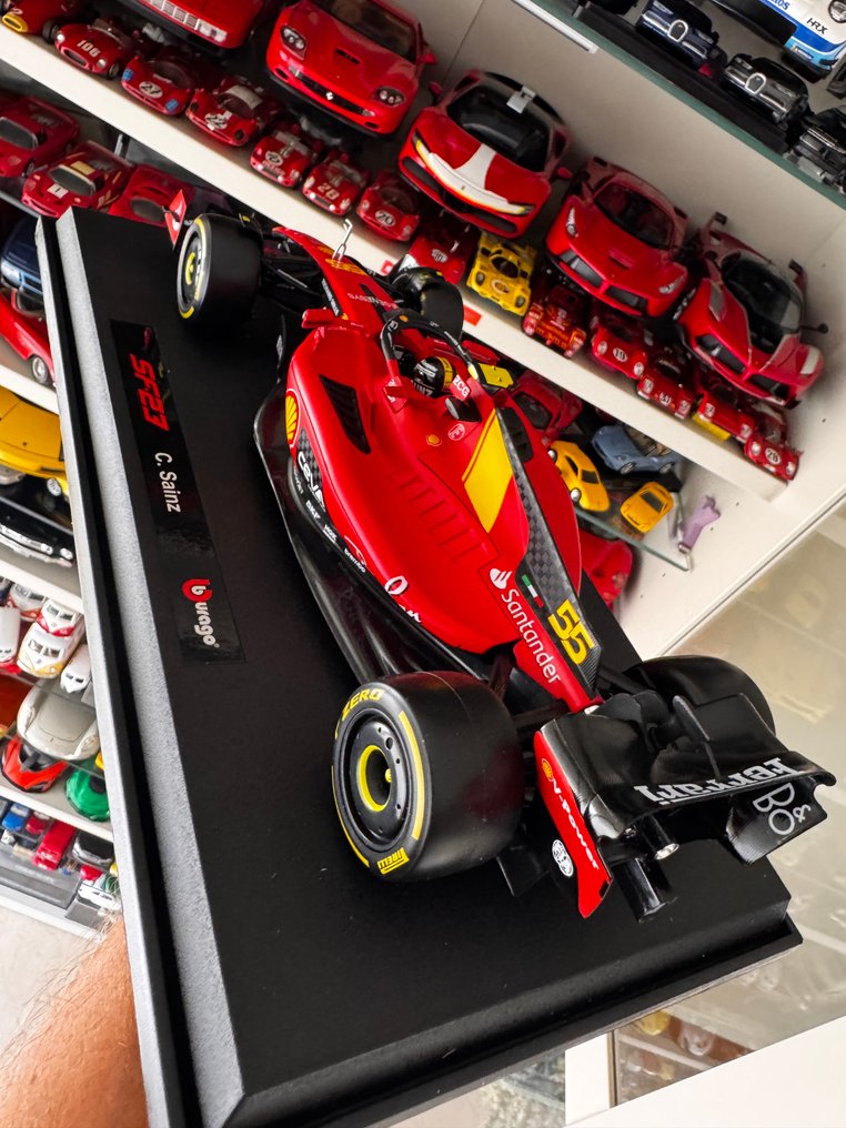 Bburago 1:18 - Model car - Carlos Sainz Jr. Ferrari SF-23 #55 - 3rd Italian GP Formula 1 2023 #3.2
