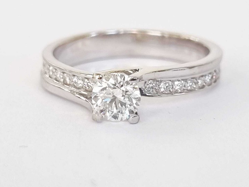 Kihlasormus - 18 kt. Valkokulta - 0.64ct. tw. Timantti (Luonnollinen) - Timantti #1.0