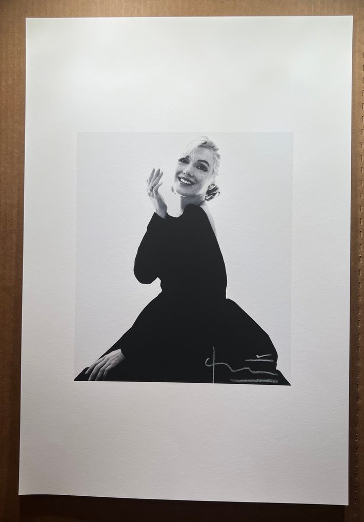 Bert Stern (1929–2013) - Marilyn Monroe Smiling in the Dior dress #1.0