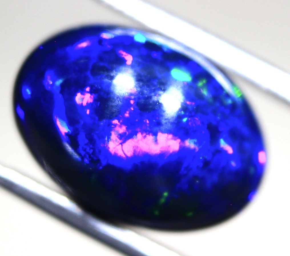 Cts. 5,30 naturlig etiopisk sort opal Cabochon - Højde: 15 mm - Bredde: 11 mm- 1.06 g #2.1