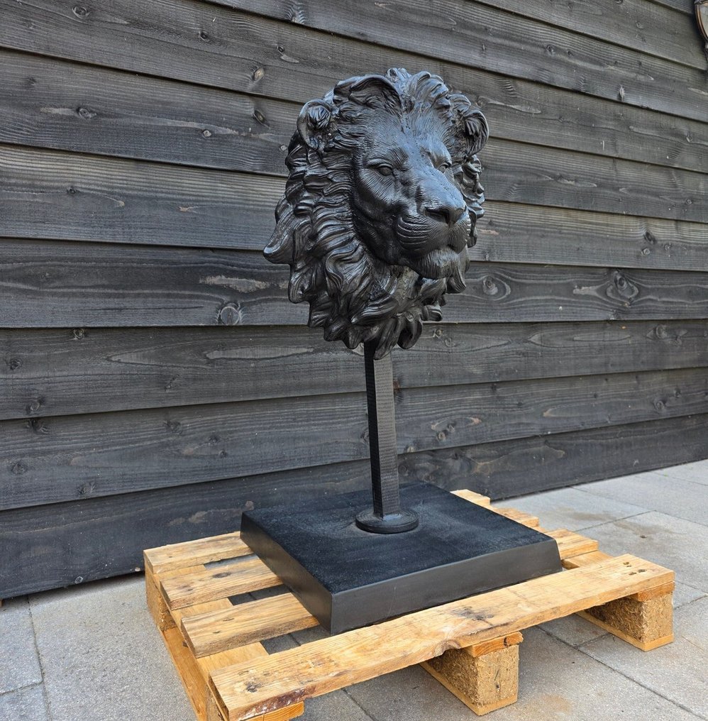 Διακοσμητικό στολίδι - Ευρώπη - Λιοντάρι στο Βάση #1.0