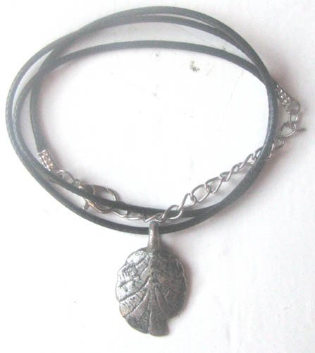 維京時代 保护吊坠,华丽装饰成叶子花卉形状,直径28毫米,来自9世纪至今的风格。, 銀 墜飾 (沒有保留價) #4.3