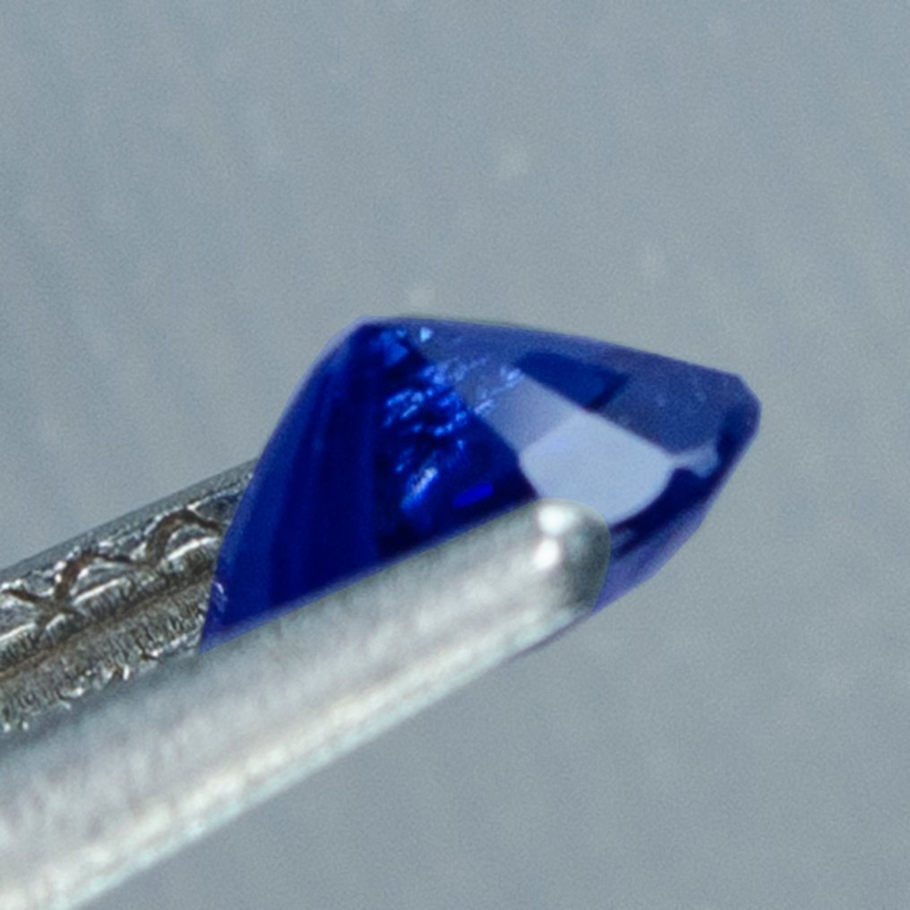 Albastru Safir  - 1.15 ct - IGI (Institutul gemologic internațional) #3.2