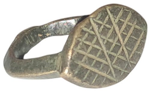 Μεσαιωνική, εποχή σταυροφόρων Χαλκός - Δαχτυλίδι με διακόσμηση με διακοσμητικό περιθώριο και σχεδιασμό με αυλάκι σε σχήμα Δαχτυλίδι  (χωρίς τιμή ασφαλείας) #1.0