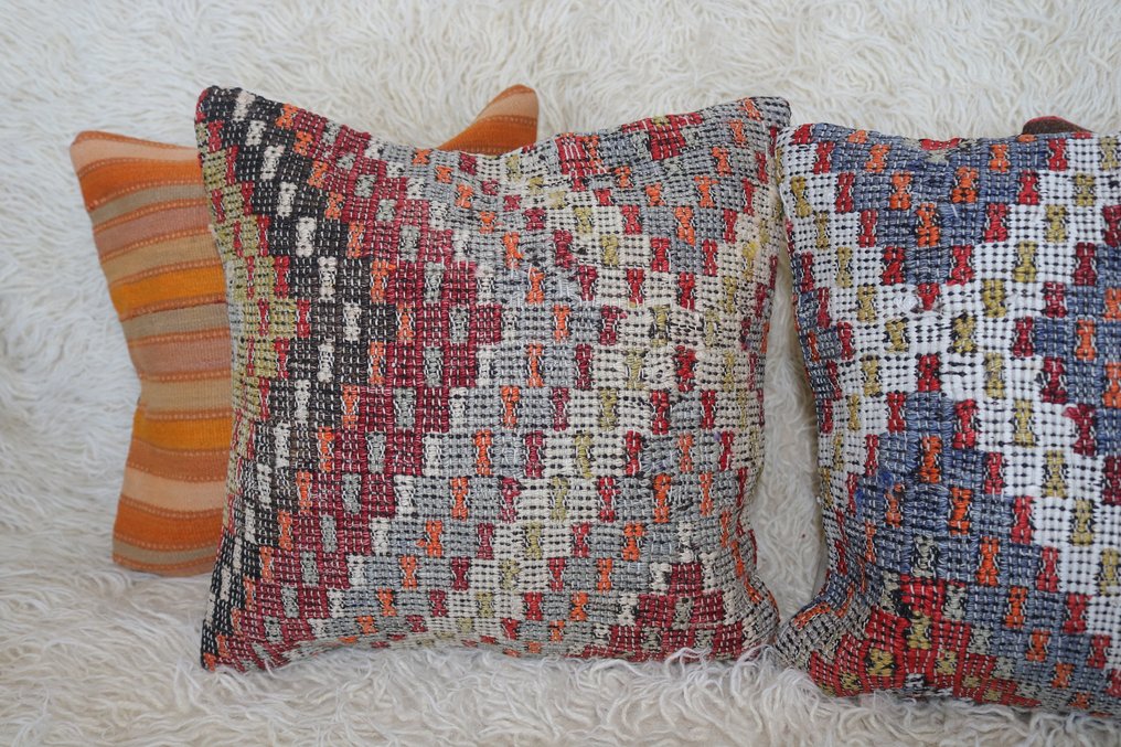 Cushion (4) #3.2