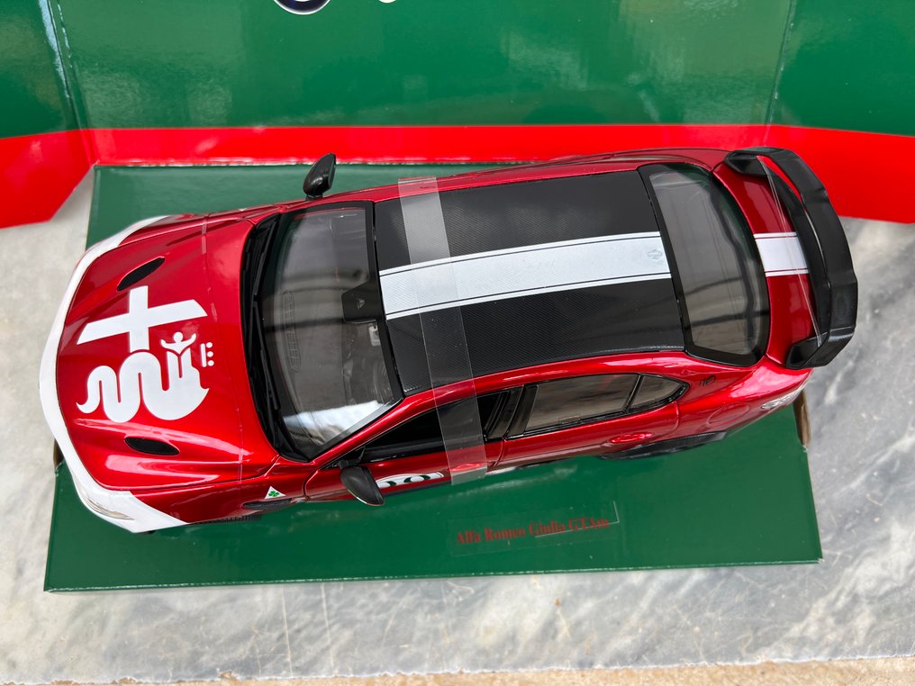 Bburago 1:18 - Modellbil - Alfa Romeo Giulia GTAM Racing n99 2020 - 4 Apertur #2.1