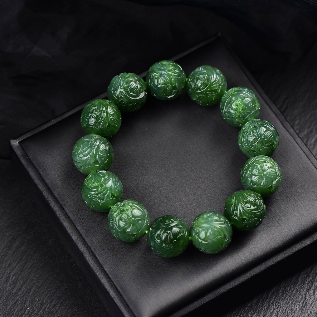 ALGT 认证 - 巨大且高度独家的天然软玉手链 一种立即吸引目光的浓烈颜色- 74.08 g #4.3