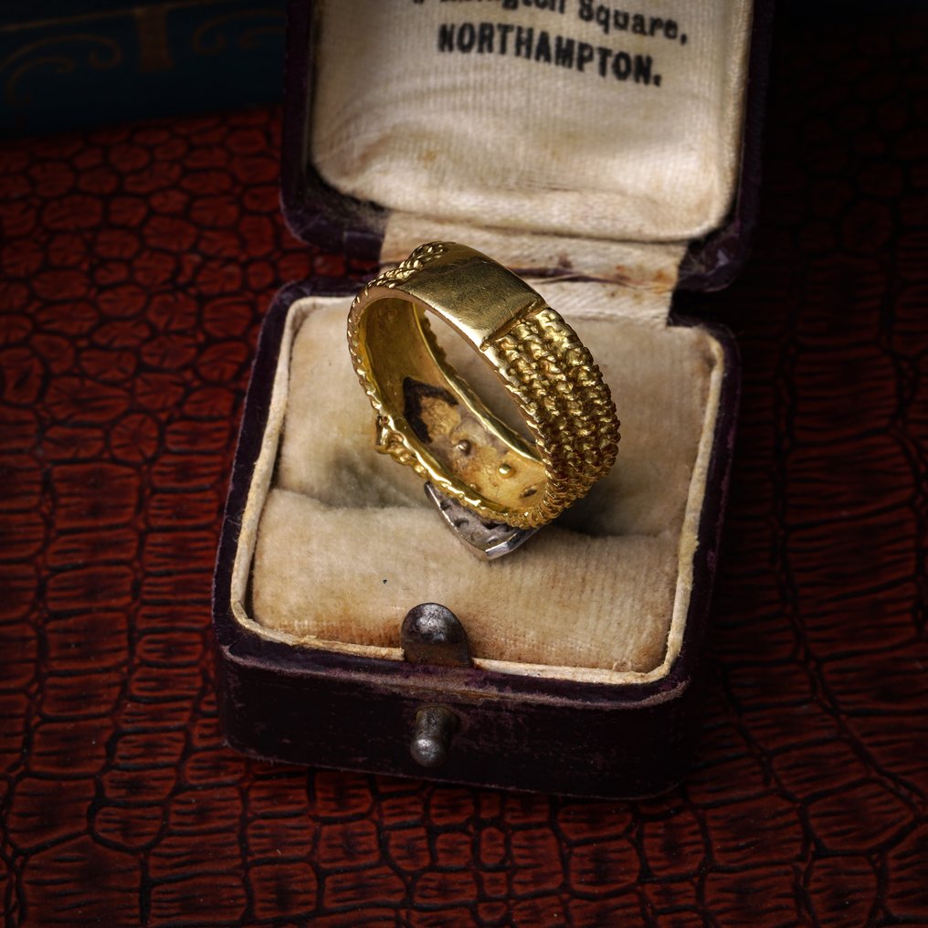 Ring Vintage 18kt Gold Diamond Belt Buckle Ring – Textured Design #4.3