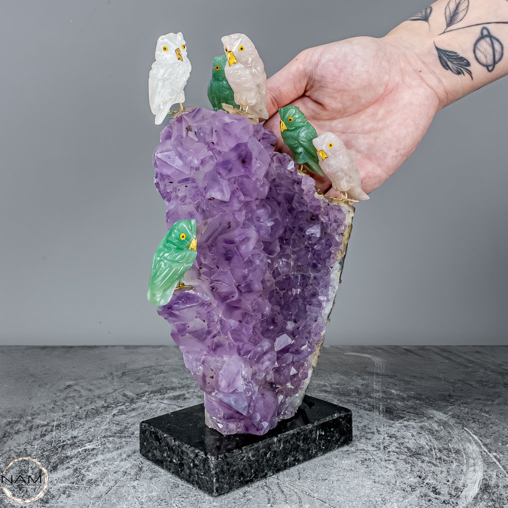 独特的自然艺术——手工雕刻的猫头鹰 来自巴西的紫水晶簇,含玫瑰石英、石英和绿玛瑙。- 2200.02 g #3.2