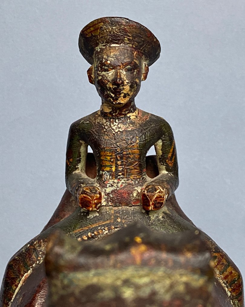 Sjælden kolonial sepoy på en pyntet tyr-hest. - Træ, Pigment - Indien - Det nittende århundrede #1.0