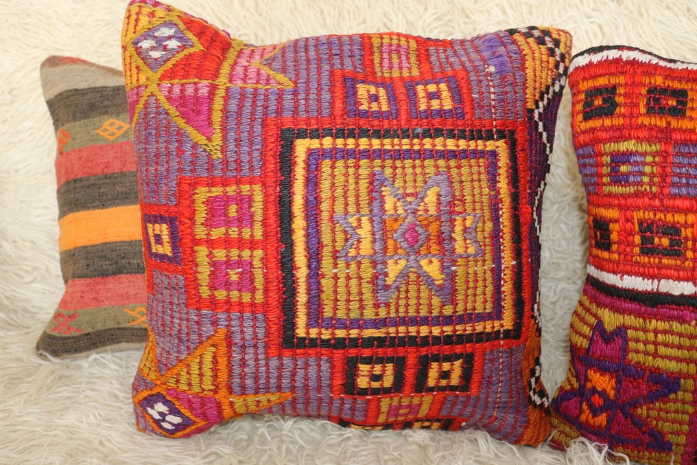 Cushion (4) #3.2