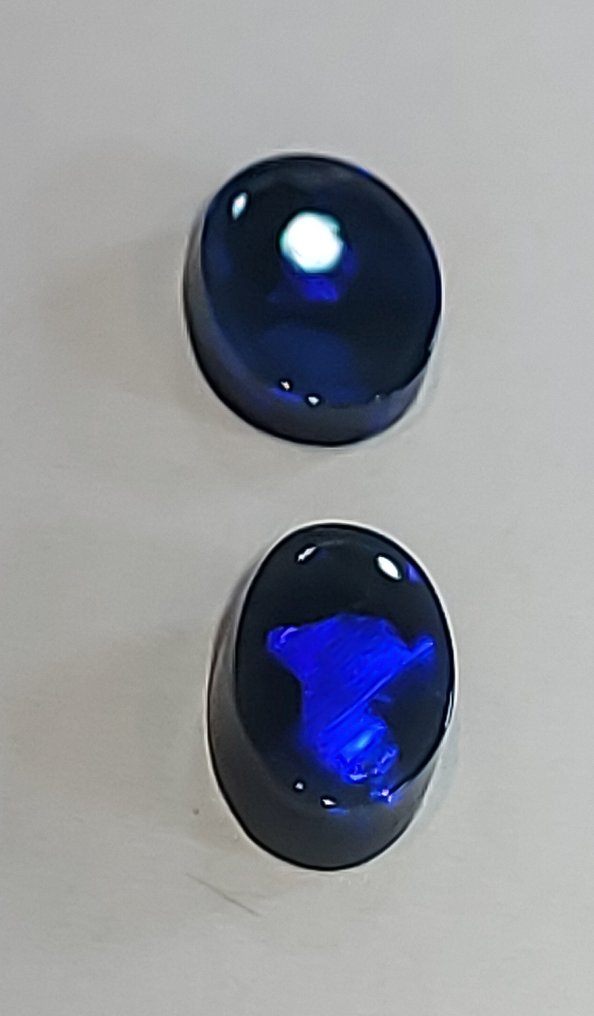 Coppia di opali Semi-Neri Lighting Ridge 2,25 ct Cabochon - Altezza: 3 mm - Larghezza: 5.5 mm- 0.45 g - (2) #2.1
