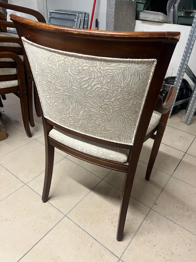 Tuoli (4) - Damaski, Pähkinä - Lotto neljästä tuolista. #3.2
