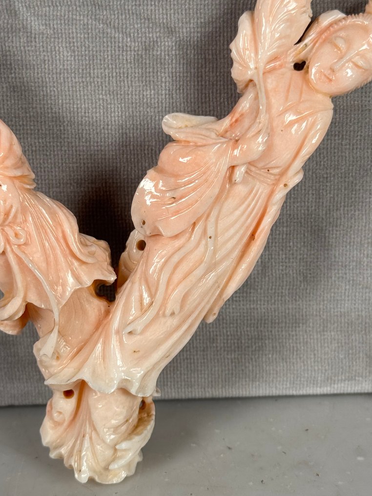 玩具人偶 - A fine carved coral  figure - 天然珊瑚 - 中国 - Qing Dynasty (1644-1911) #3.2