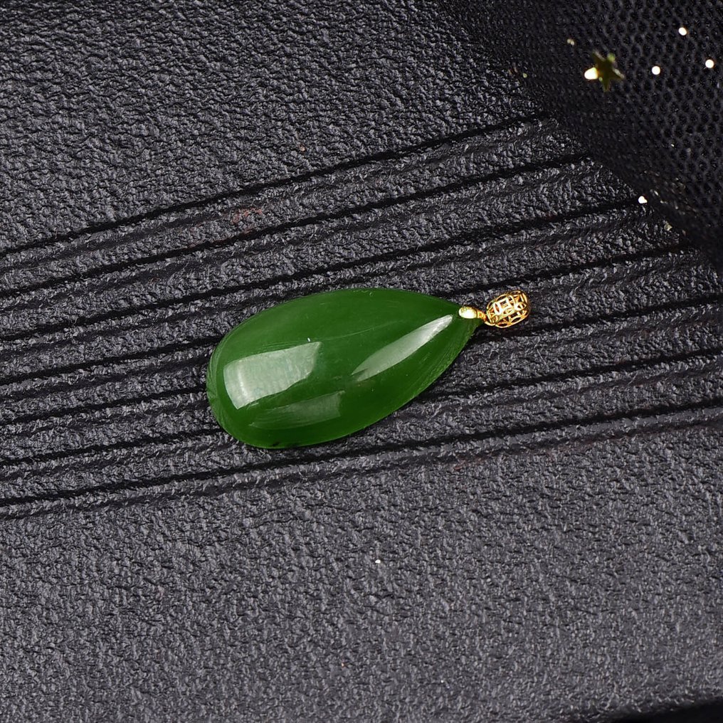 ALGT 认证 - 大型且极为独特的天然软玉吊坠 由时间与自然塑造的浓烈色彩- 3.09 g #3.2