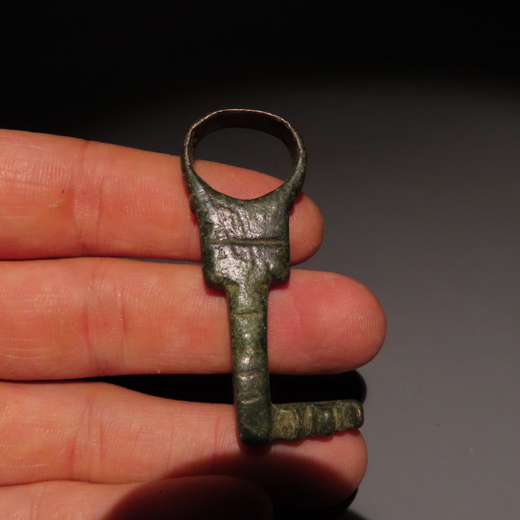 Ancient Roman Bronze Key. 1st-3rd century AD. 6 cm length. #4.3