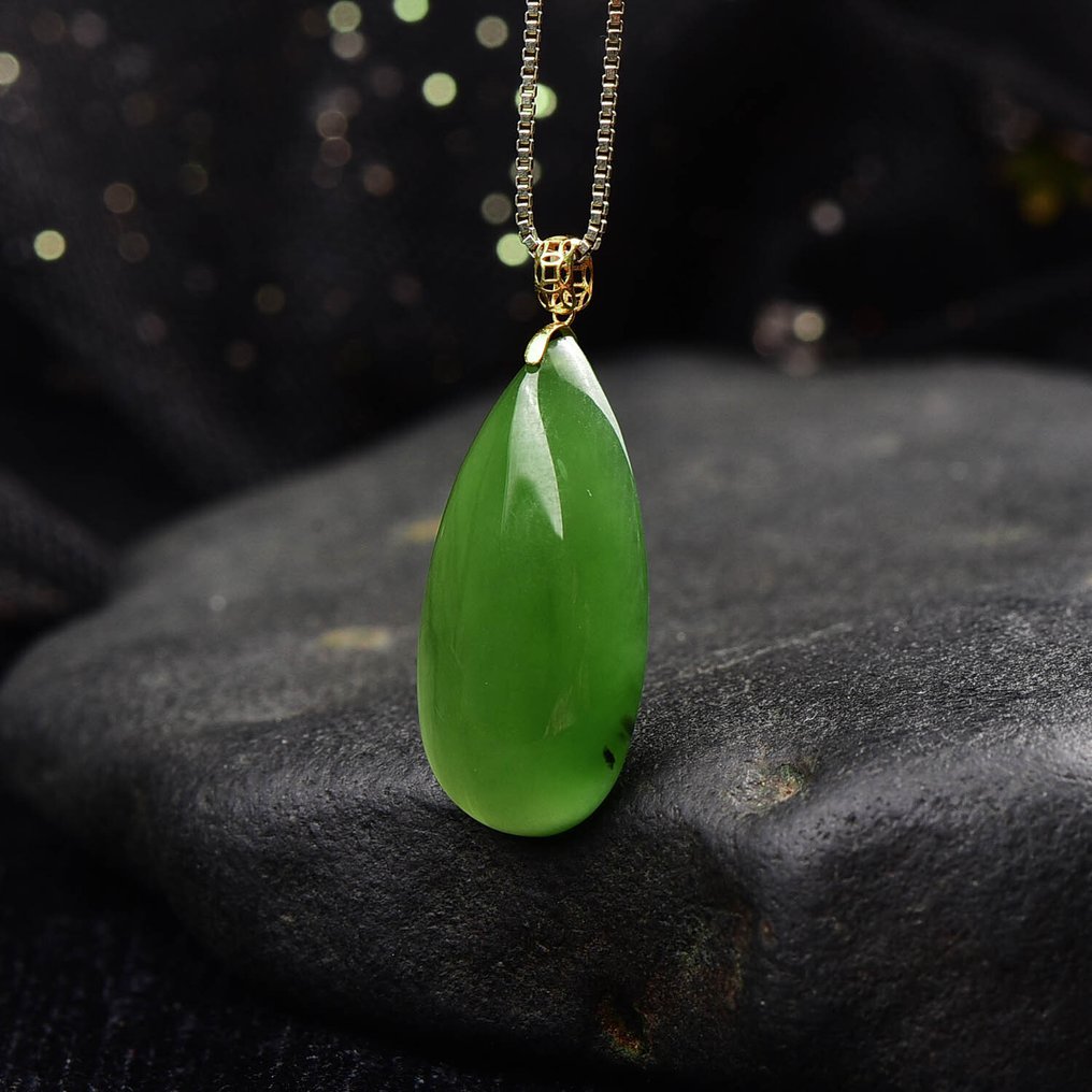 ALGT 认证 - 大型且极为独特的天然软玉吊坠 由时间与自然塑造的浓烈色彩- 3.09 g #4.3