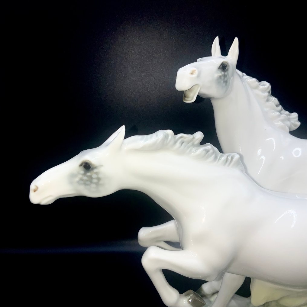 Max Hermann Fritz - Hutschenreuther Art Department - "In Freedom" (40 cm) - ca 1970 - Αγαλματίδιο - Πορσελάνη #1.0