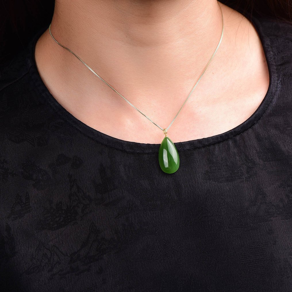 无底价 - ALGT 认证 - 大型且极为稀有的天然软玉吊坠 以其鲜艳的色彩而闻名- 3.08 g #3.2