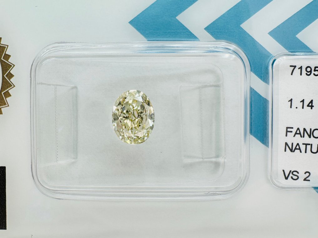 1 pcs 钻石  (天然色彩的)  - 1.14 ct - 椭圆形 - Fancy light 稍帶綠色的, 黄色 - VS2 轻微内含二级 - 国际宝石研究院（IGI） - （自然） #1.0