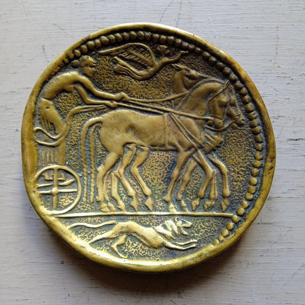 Max Le Verrier (1891-1973) - Cinzeiro - QUADRIGE Série Monnaies Antiques N° 246 - Patina dourada com nuance #1.0