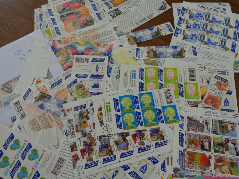 荷兰  - 国际邮资邮票部分，整张纸和一些单独的邮票 #3.2