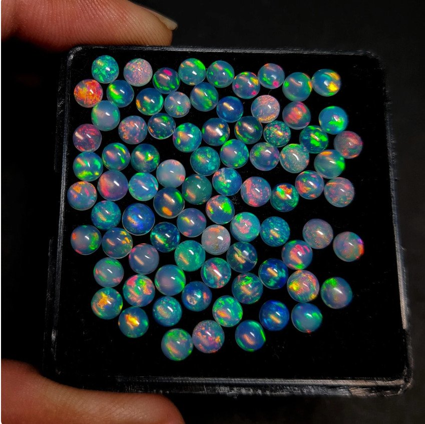 Opal Cabochon - Höhe: 4 mm - Breite: 4 mm- 4 g - (30) #4.3