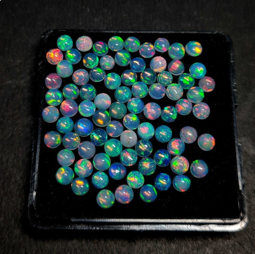 Opal Cabochon - Höhe: 4 mm - Breite: 4 mm- 4 g - (30) #3.2