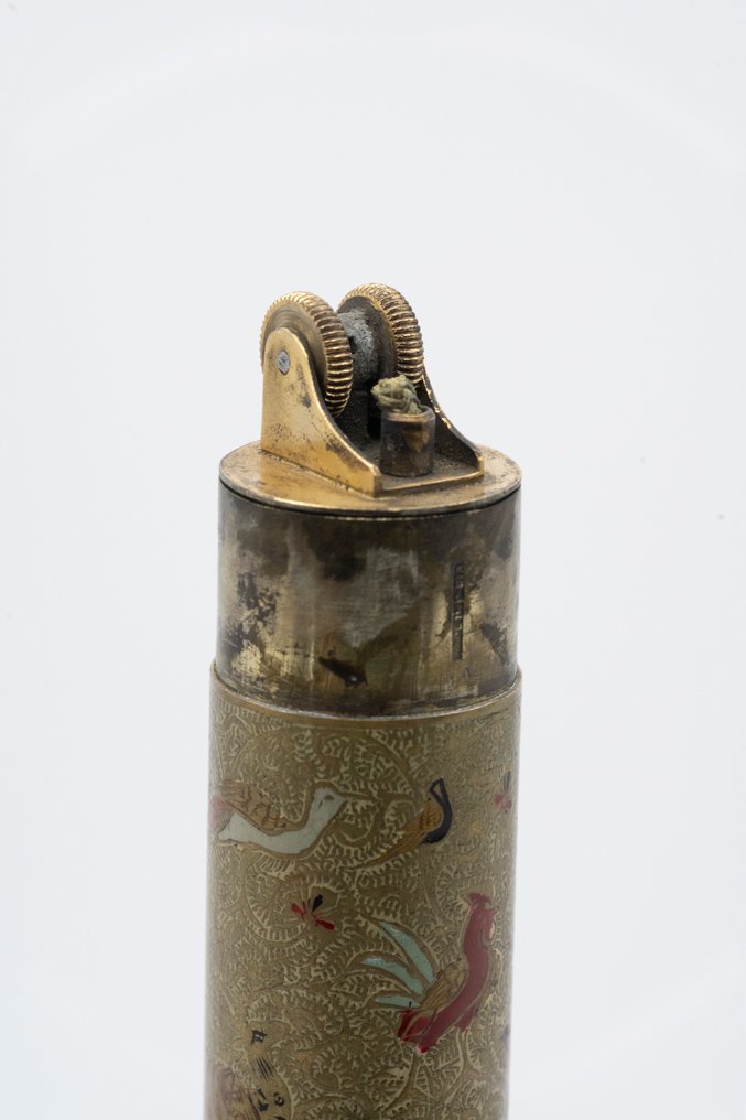 Desconocido - Rare XXL Indian Brass Lighter – Hand-Etched and Painted, Mid-20th Century - Ingen mindstepris - Lighter - Messing #1.0