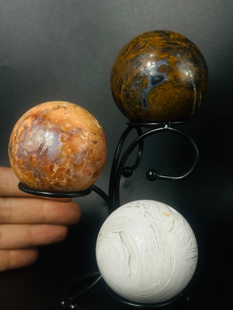 Agate Sphere Trio – Harvinainen kokoelma Intiasta, Tansaniasta ja Meksikosta.- 850 g - (1) #3.2