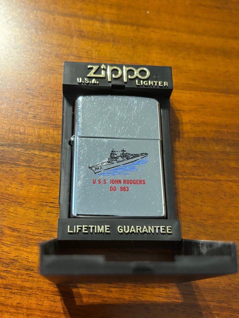 Zippo - 芝宝 - Rare Zippo USS John Rogers DD 983 1994 in near Mint Condition - 没有保留价 - 口袋打火机 - 钢材(不锈钢) #1.0