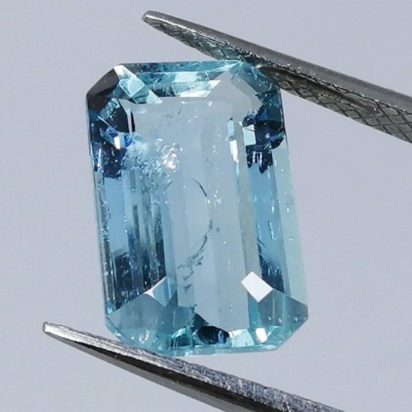 1 pcs  Blue Aquamarine  - 3.92 ct - Antwerp Laboratory for Gemstone Testing (ALGT) #2.1