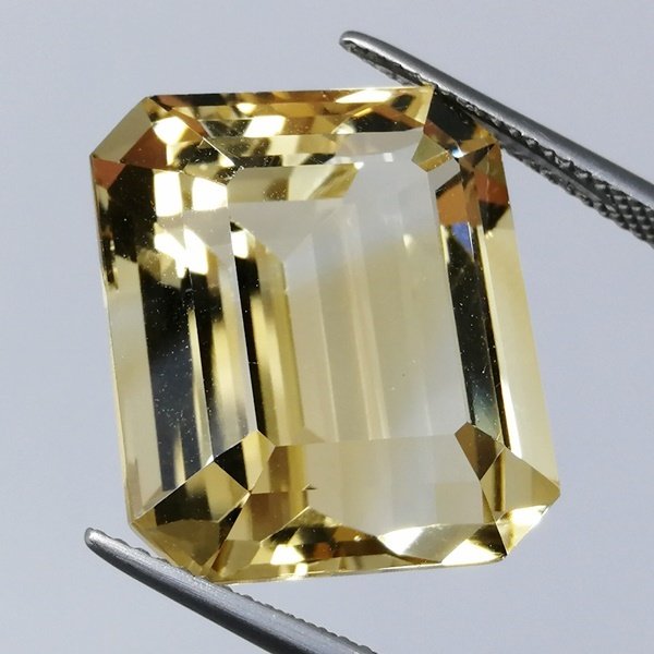 1 pcs Yellow Citrine - 29.72 ct - Antwerp Laboratory for Gemstone Testing (ALGT) - Intense Yellow #2.1