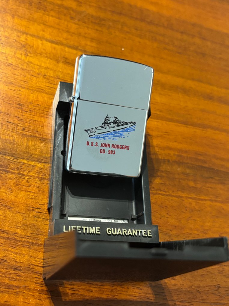 Zippo - 芝宝 - Rare Zippo USS John Rogers DD 983 1994 in near Mint Condition - 没有保留价 - 口袋打火机 - 钢材(不锈钢) #1.0