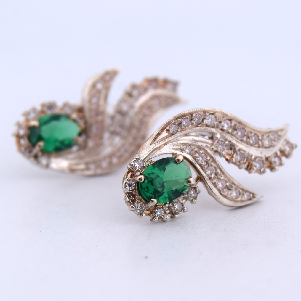 Ingen reservasjonspris - Øredobber - 9 karat Rosegull -  2.70ct. tw. Smaragd - Diamant #1.0