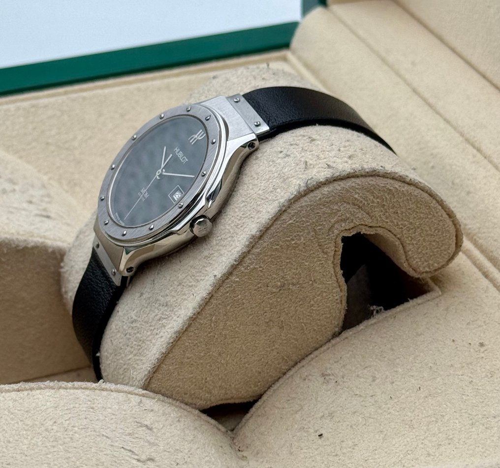 Hublot - Classics - Nincs minimálár - 1401.100.2 - Női - 1990-1999 #3.2