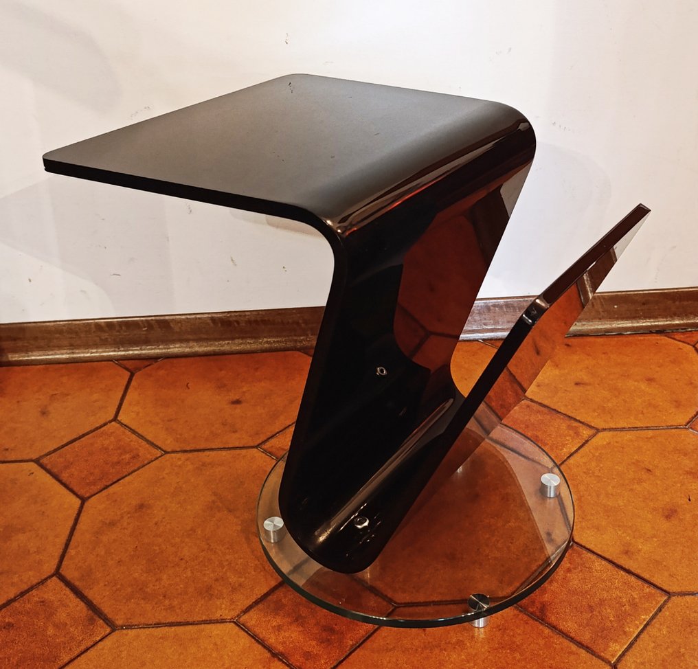 边桌 - 丙烯酸玻璃 #1.0