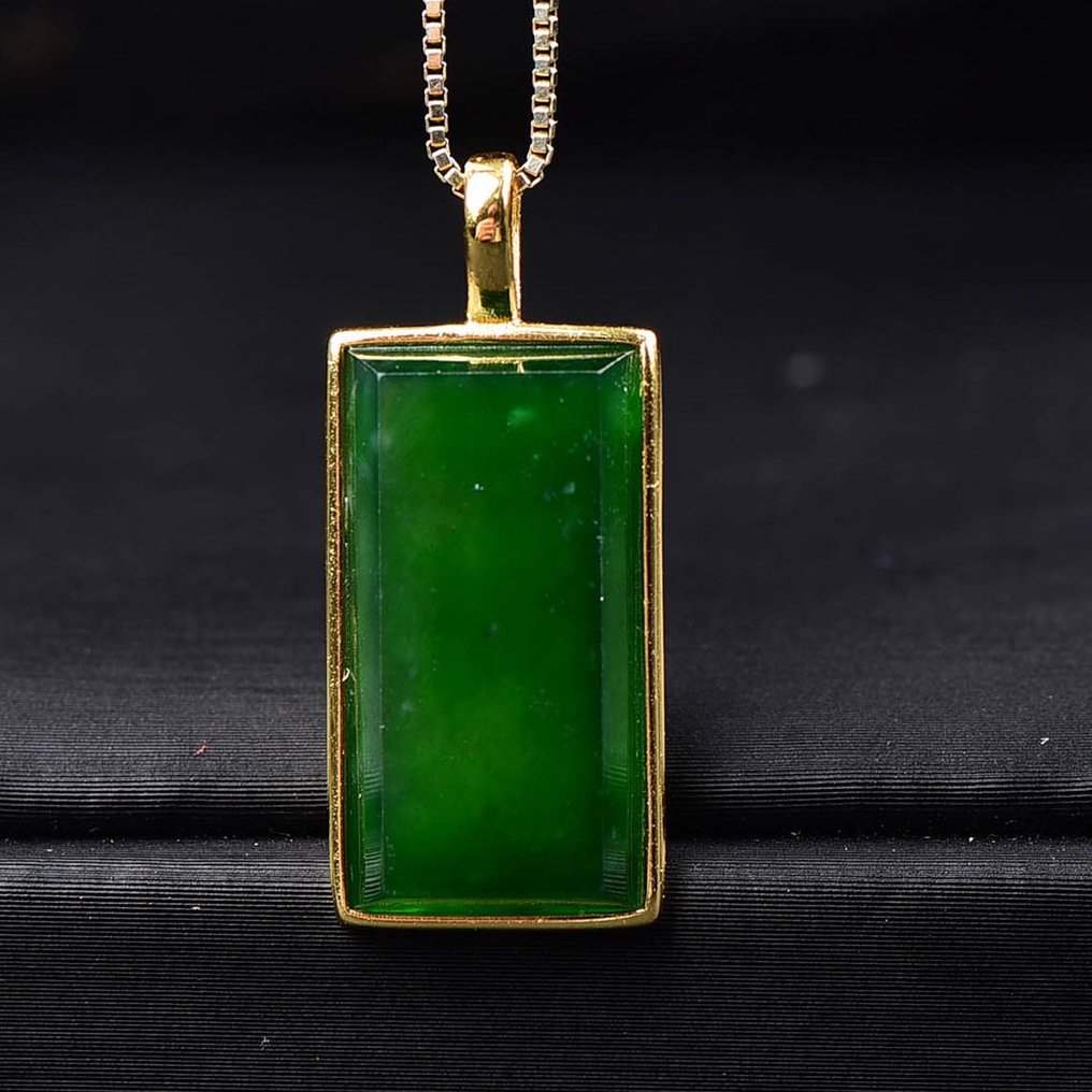 ALGT认证 - 高度专属的自然翡翠吊坠 大地上的一份清晰宝藏- 3.33 g #1.0