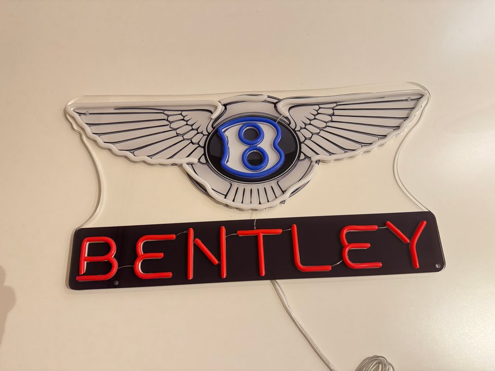 Sign - Bentley - Neon Illuminated Lighted Sign Lightbox NO RESERVE #4.3