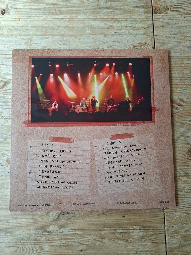 The Undertones - 16 Live Humdingers RARE SIGNED COPY! - LP Album (stand-alone item) - 2024 #3.2