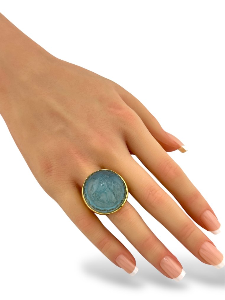 Δαχτυλίδι - 18 καράτια Κίτρινο χρυσό, Δαχτυλίδι από 18K χρυσό με μεγάλο ανοιχτό μπλε άλογο χαραγμένο σε ακουαμαρίνα Ακουαμαρίνης #4.3