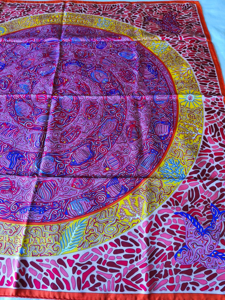 Hermès - LA LÉGENDE DU POISSON CORAIL by Christine Henry, recherché - Foulard #3.2