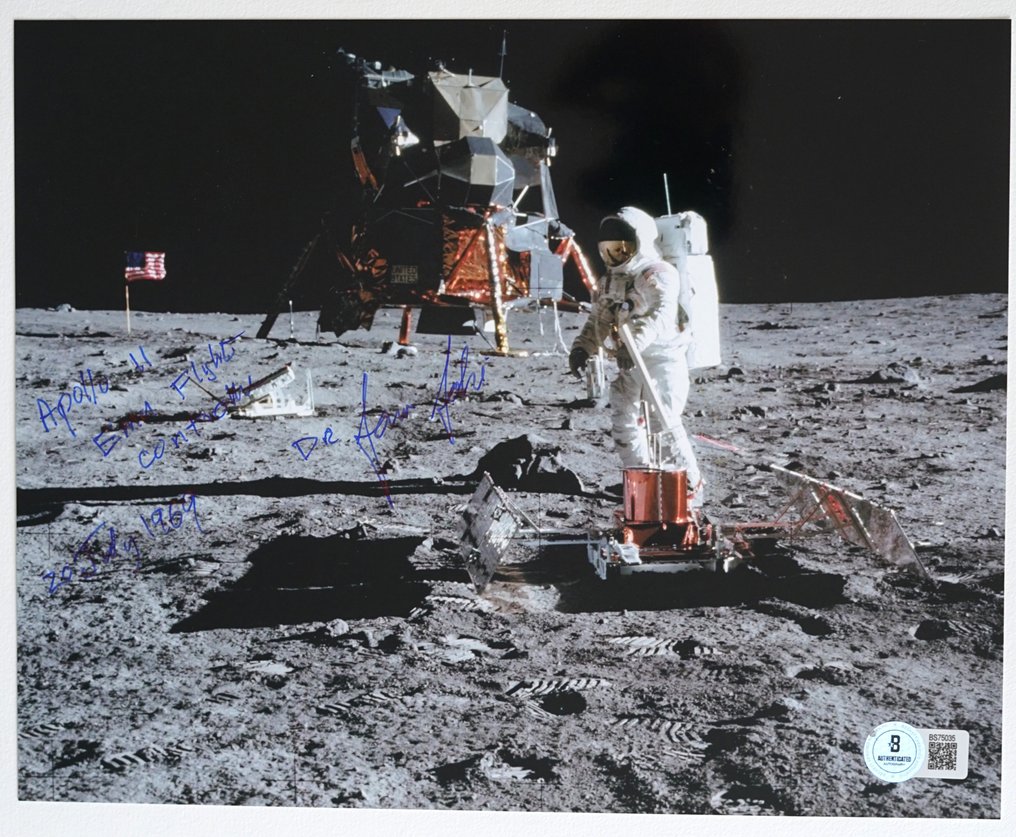 Apollo 11 - James Joki autograph, photo with Beckett COA - 1960-1970 #1.0