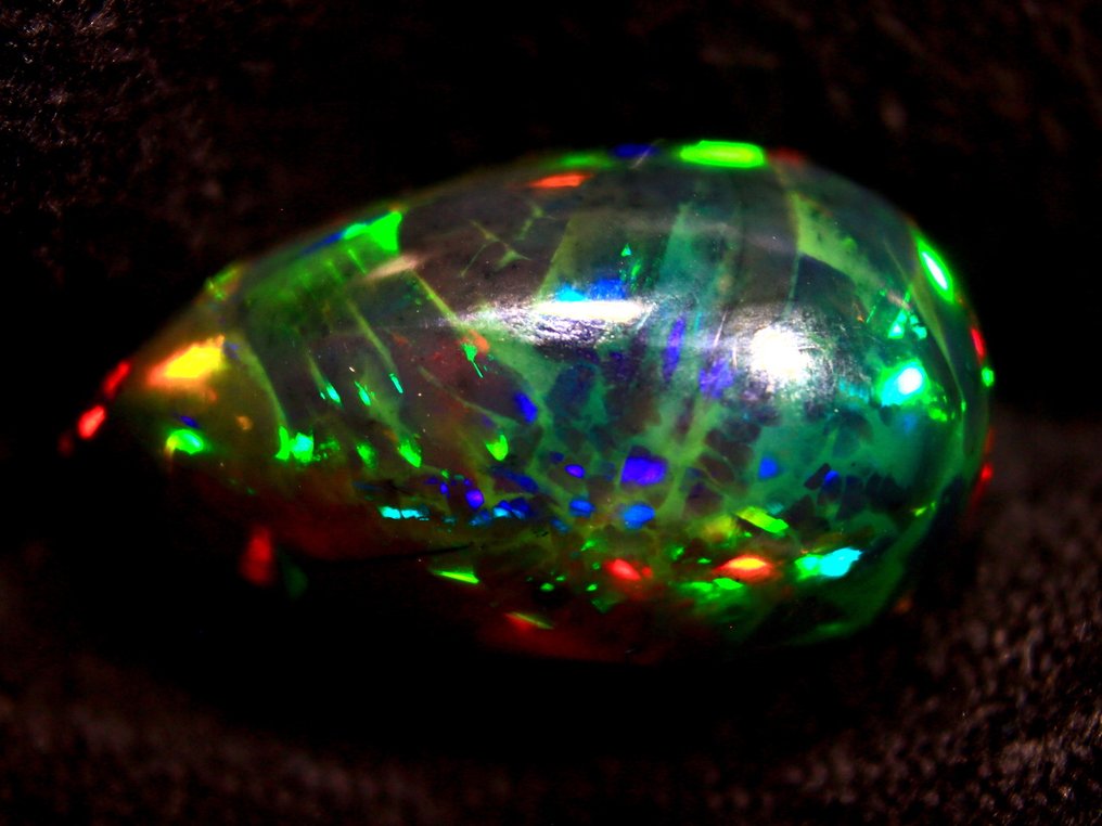 UNICO! Ct. 17.50 Opale Nero Goccia - 弧面形 - 高度: 24 mm - 宽度: 15 mm- 3.5 g #4.3